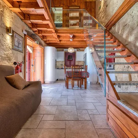 Stone With Private Courtyard In Qawra *