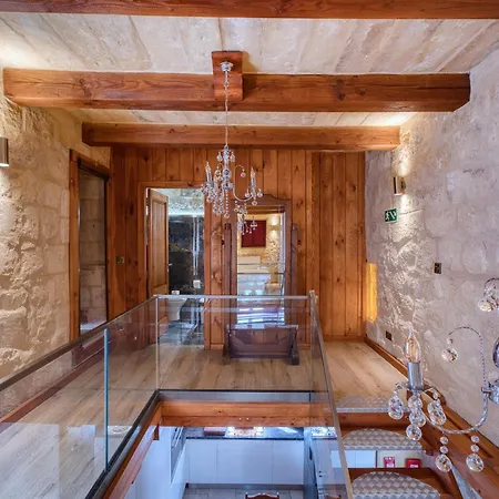 Stone With Private Courtyard In Qawra *