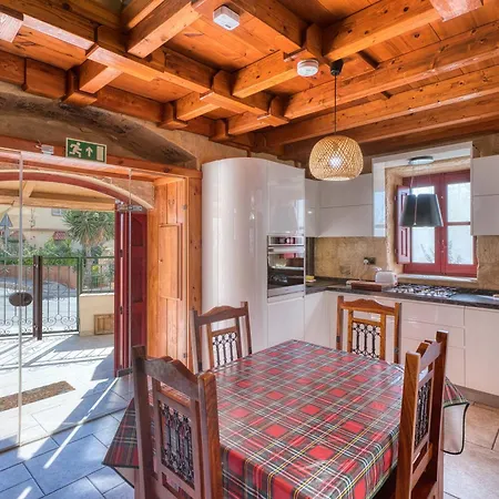 Appartamento Stone With Private Courtyard In Qawra *