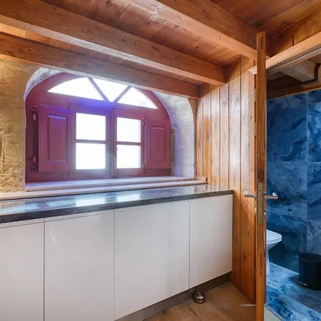 Appartamento Stone With Private Courtyard In Qawra *